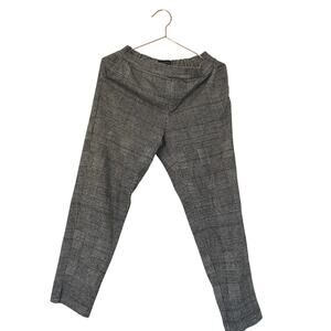 Banana Republic factory Hayden tapered ankle pants in a gray plaid pattern 2
